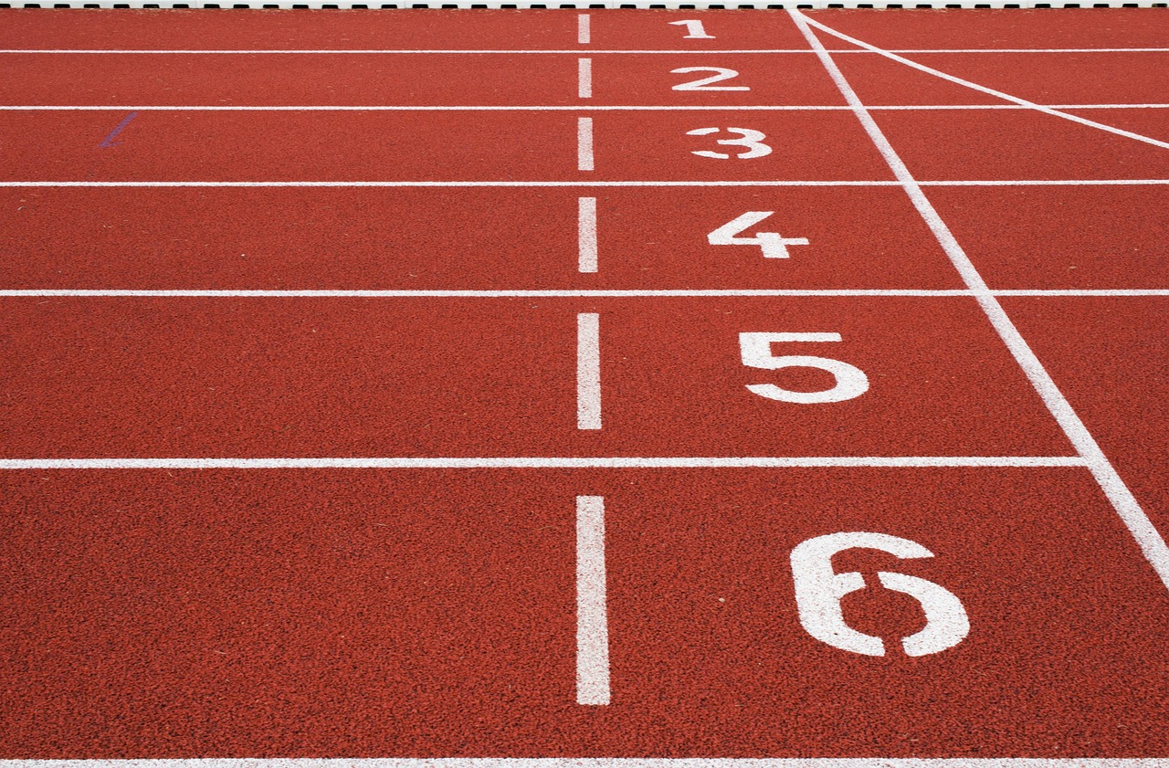 track-and-field-1867053_1280